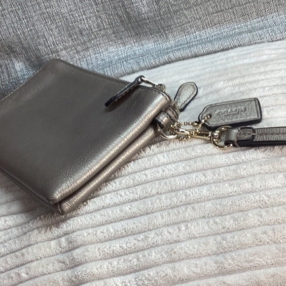 Coach Champagne leather double wristlet. - Picture 5 of 17